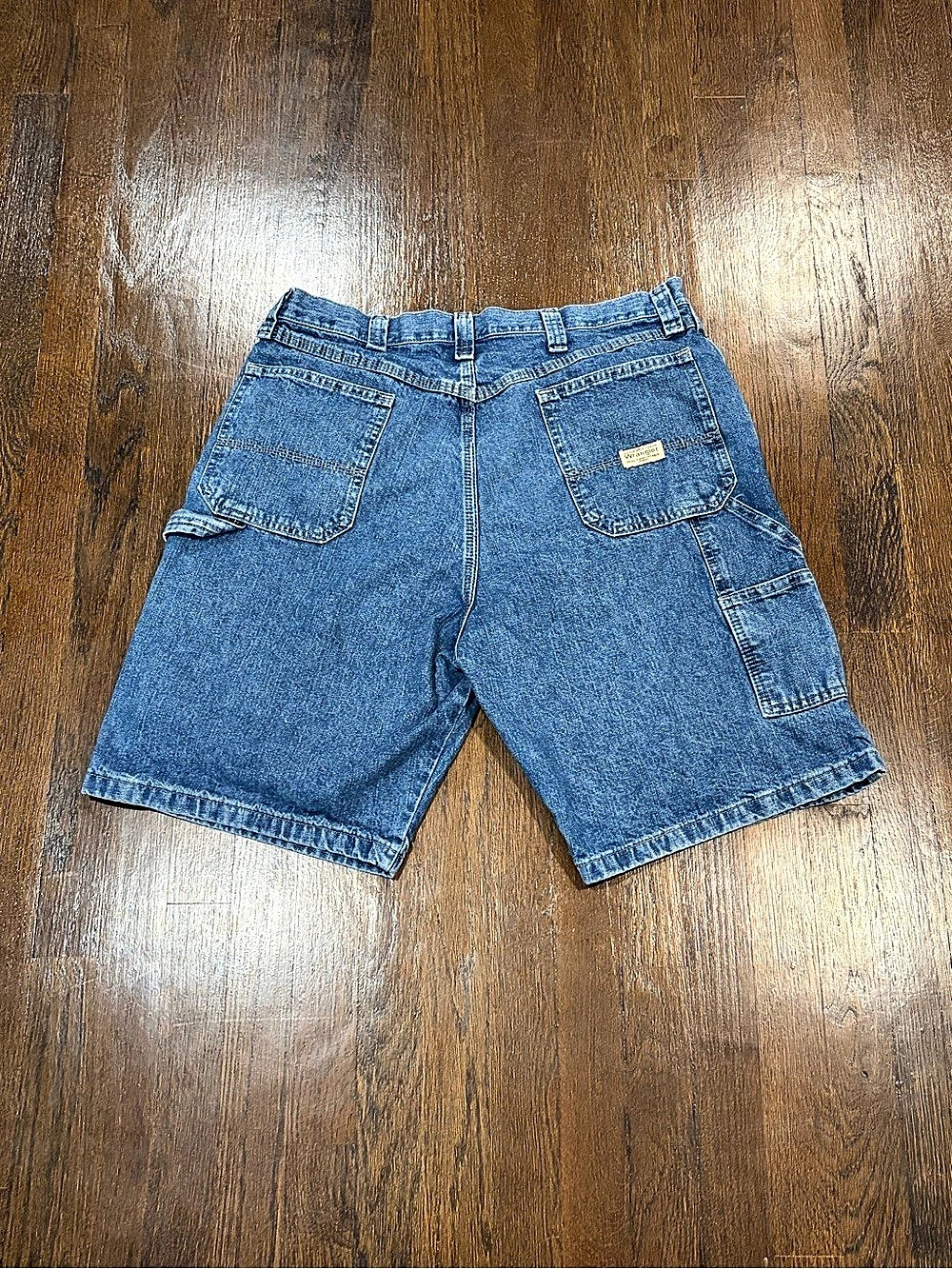 Wrangler Carpenter blue denim shorts
Waist 38